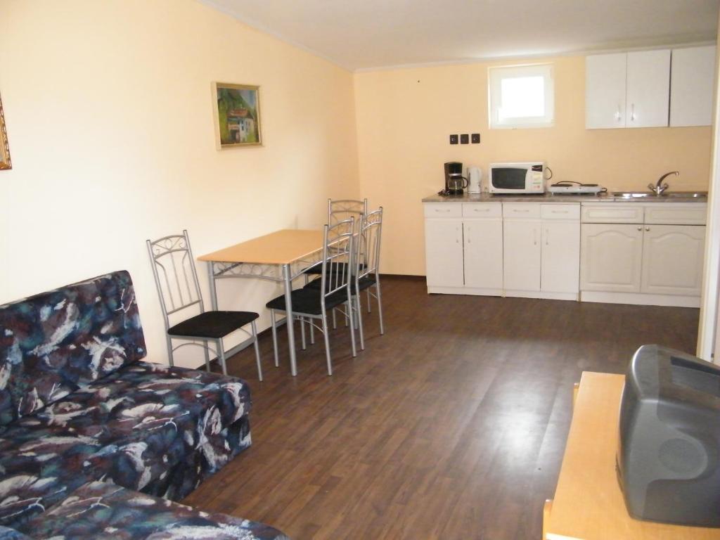 Hotel Haus Liberty Balatonlelle Habitación foto