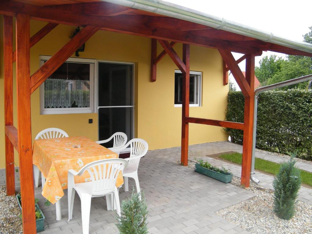 Hotel Haus Liberty Balatonlelle Habitación foto